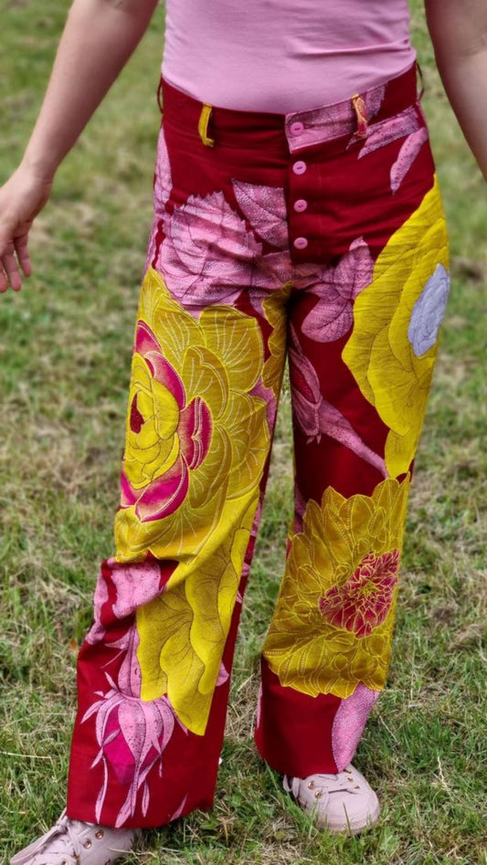 Bianca @beesilva.creates wearing her Lander pants by True Bias in African Wax Print Fabric by Dovetailed London.